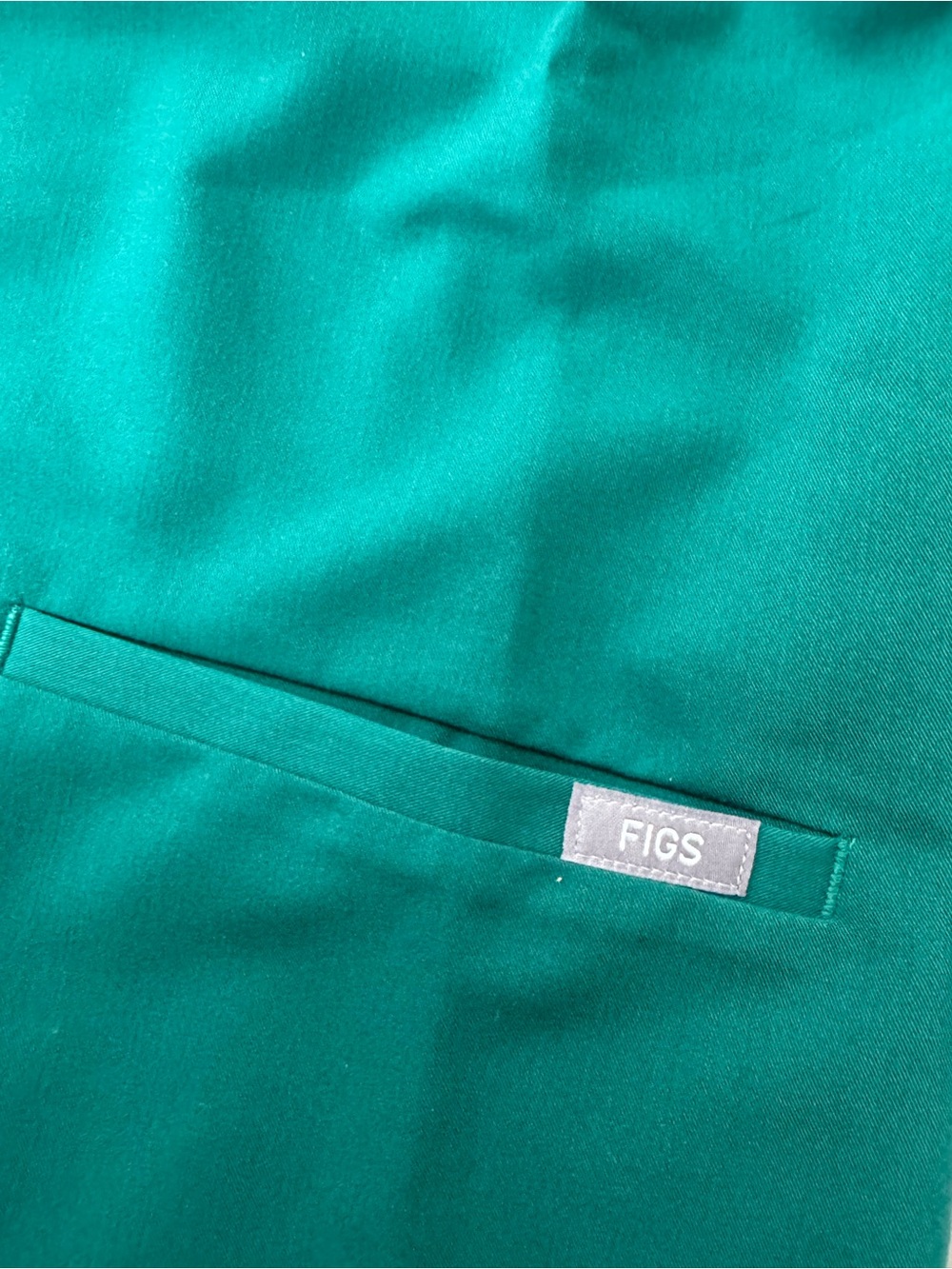 FIGS V-Neck Scrub Top in Emerald Green - Picture 3 of 3